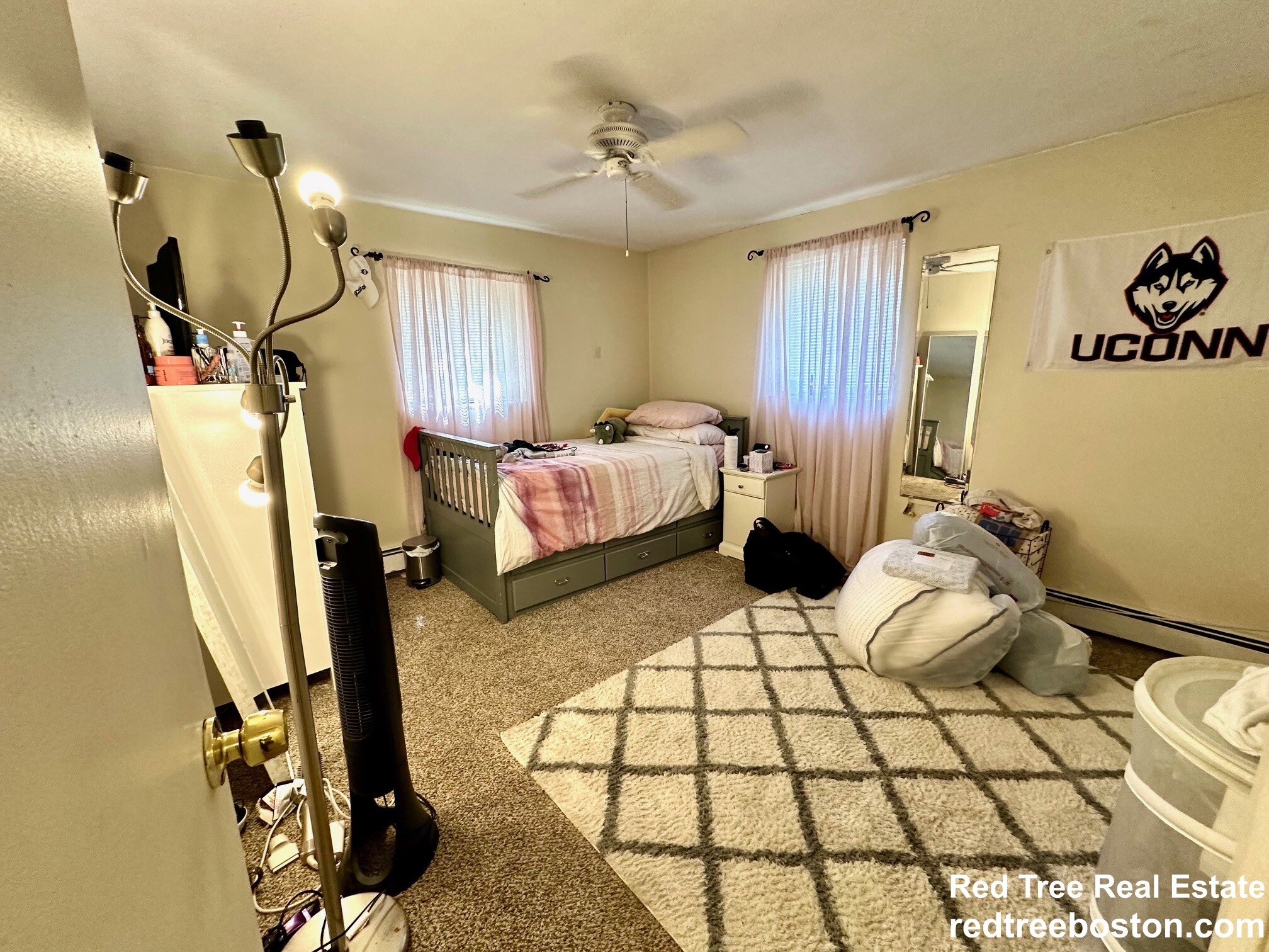 8 Bryon Rd, Chestnut Hill