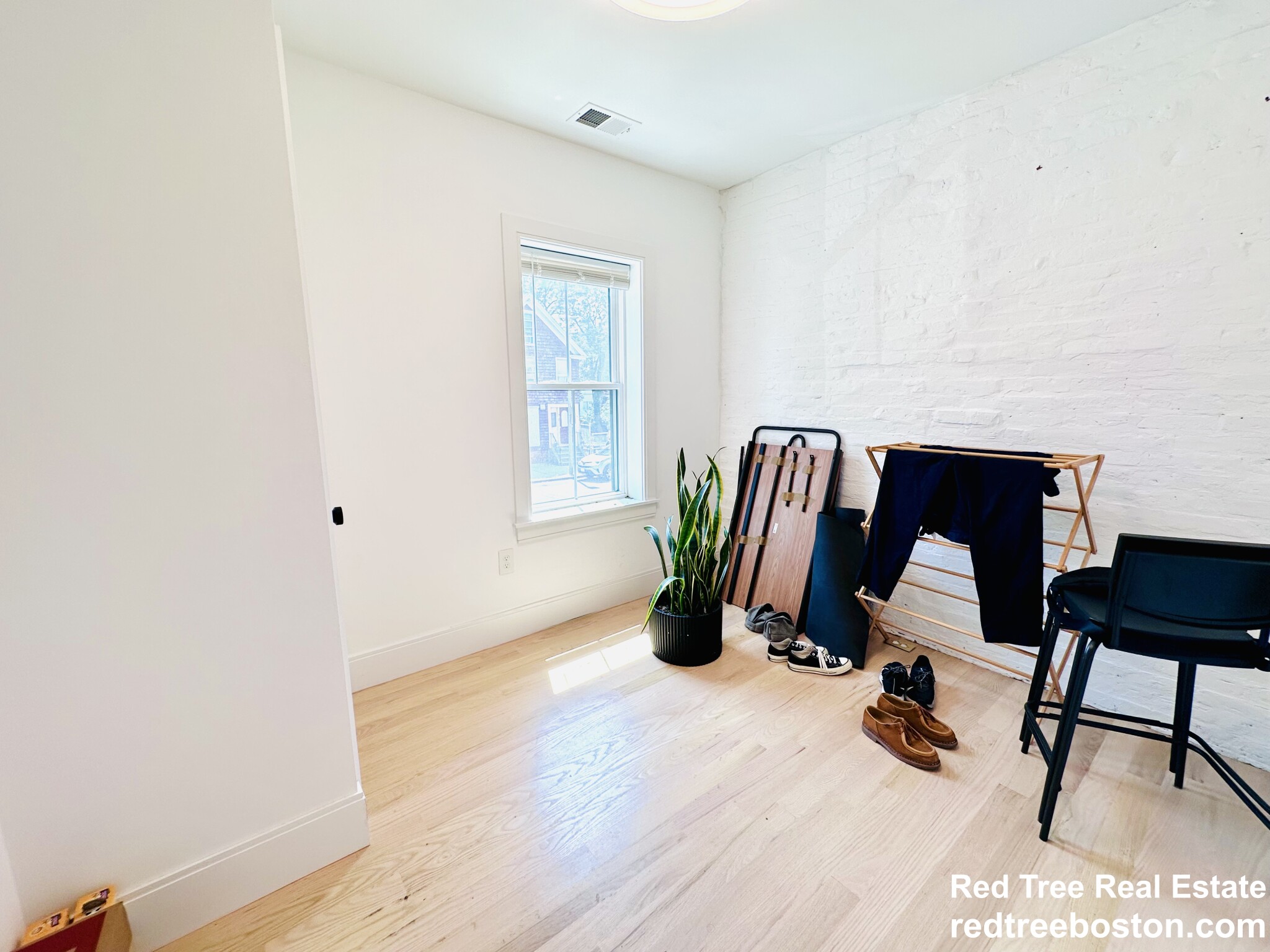 86 Chelsea St, East Boston