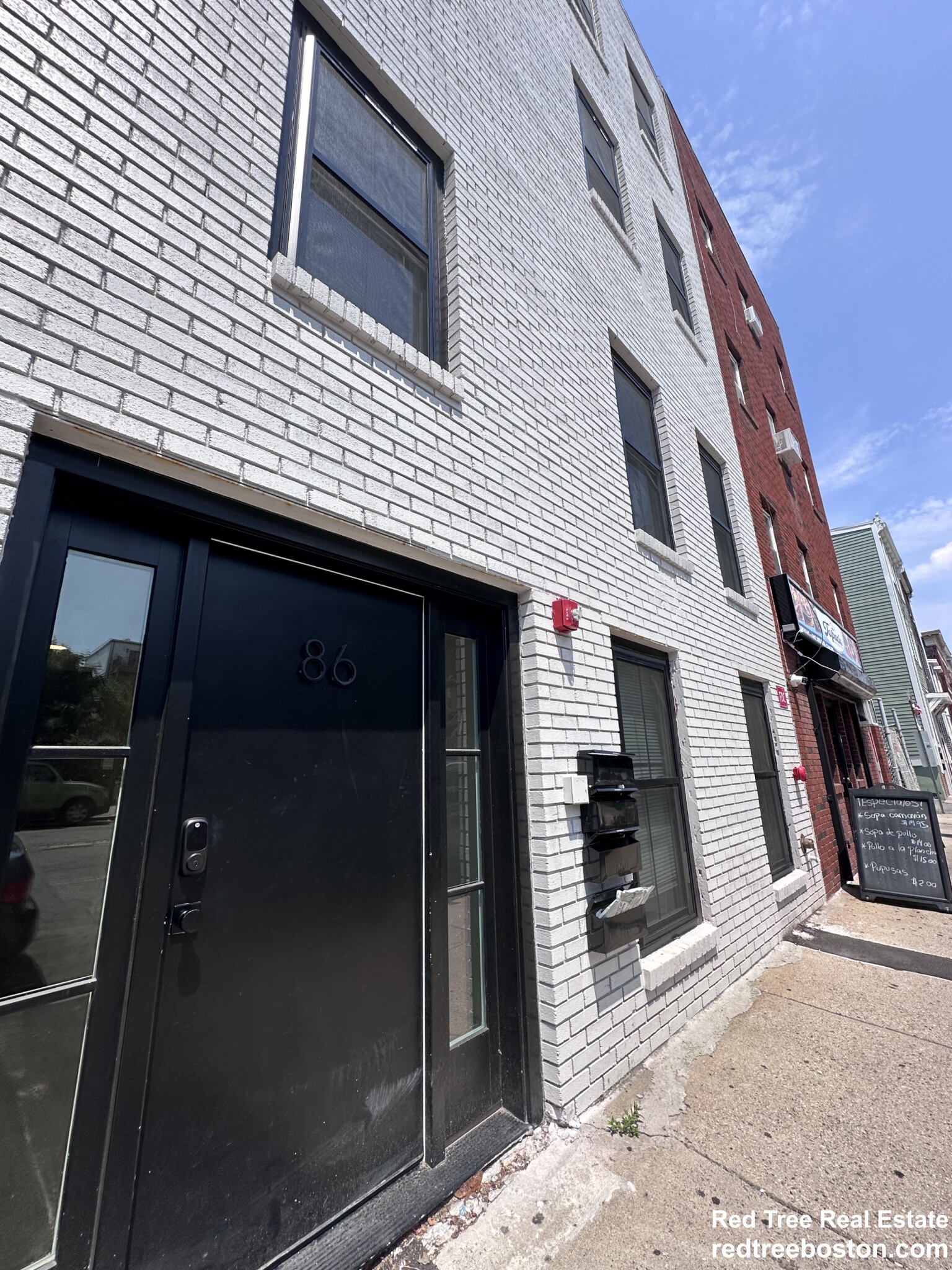 86 Chelsea St, East Boston