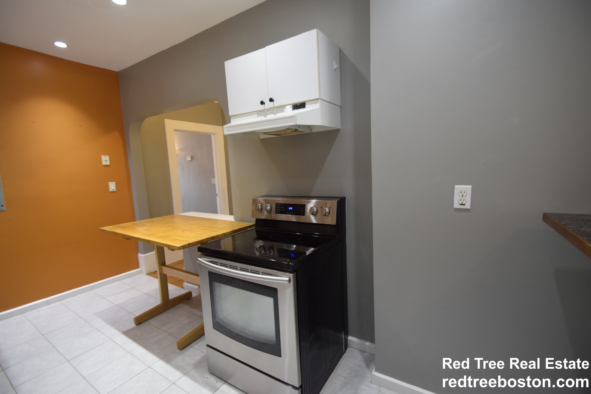 1402 Beacon St, Corey Hill