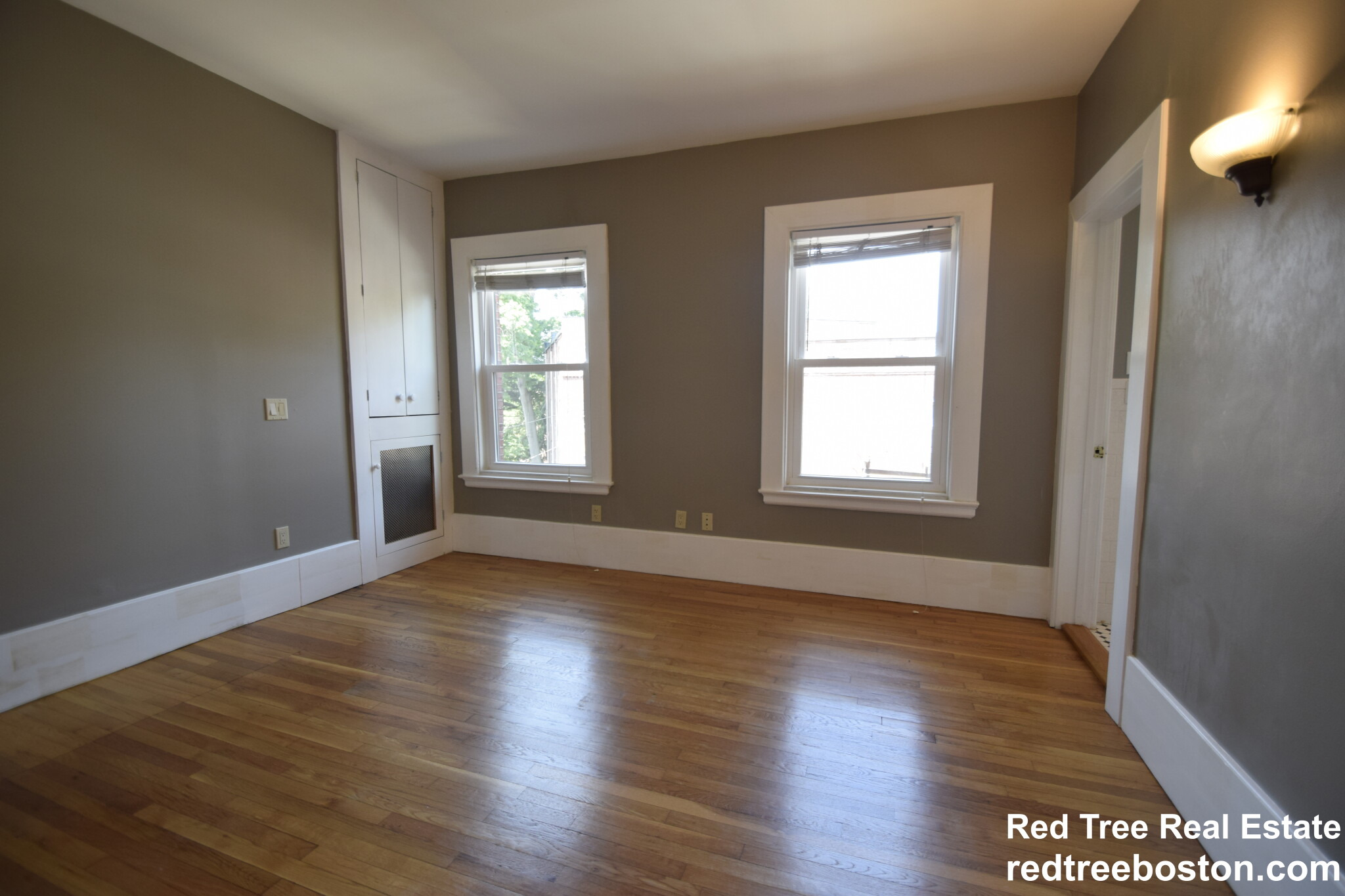 1402 Beacon St, Corey Hill