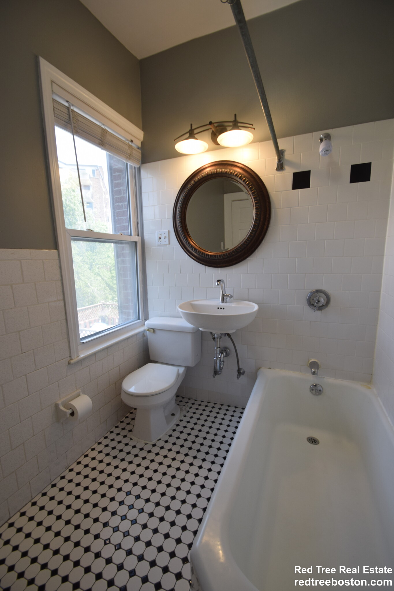 1402 Beacon St, Corey Hill