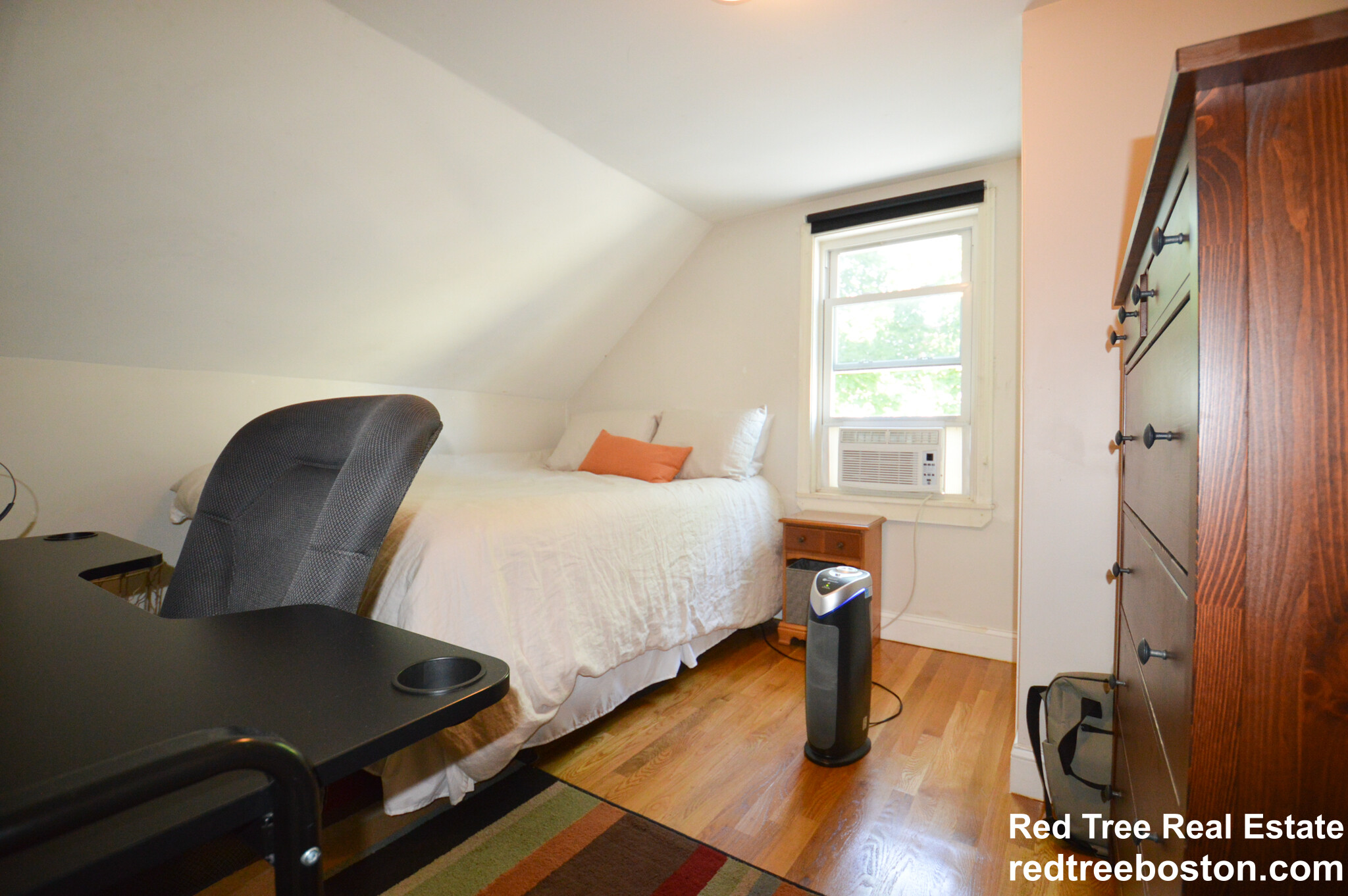 678 Bennington St, East Boston