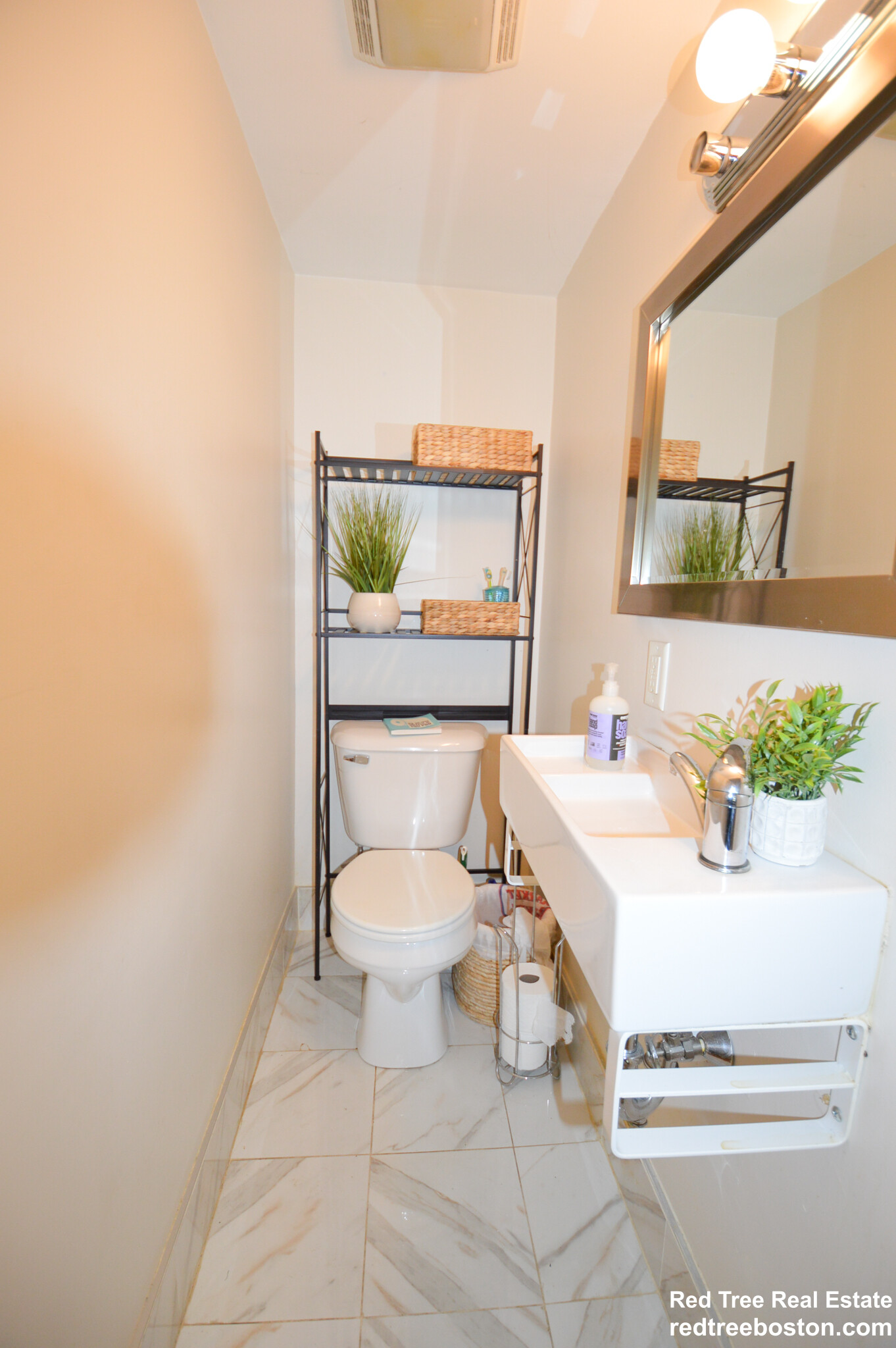 678 Bennington St, East Boston