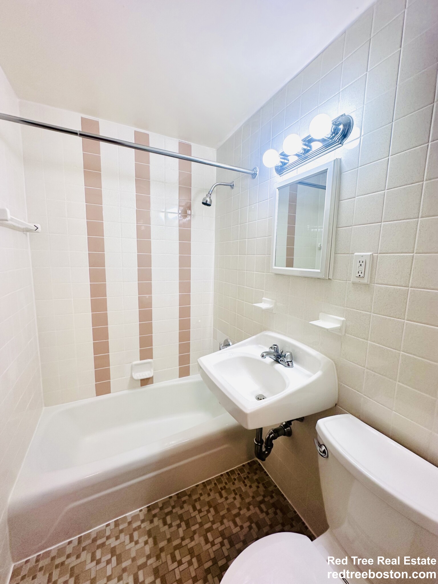 180 North Beacon St, Brighton