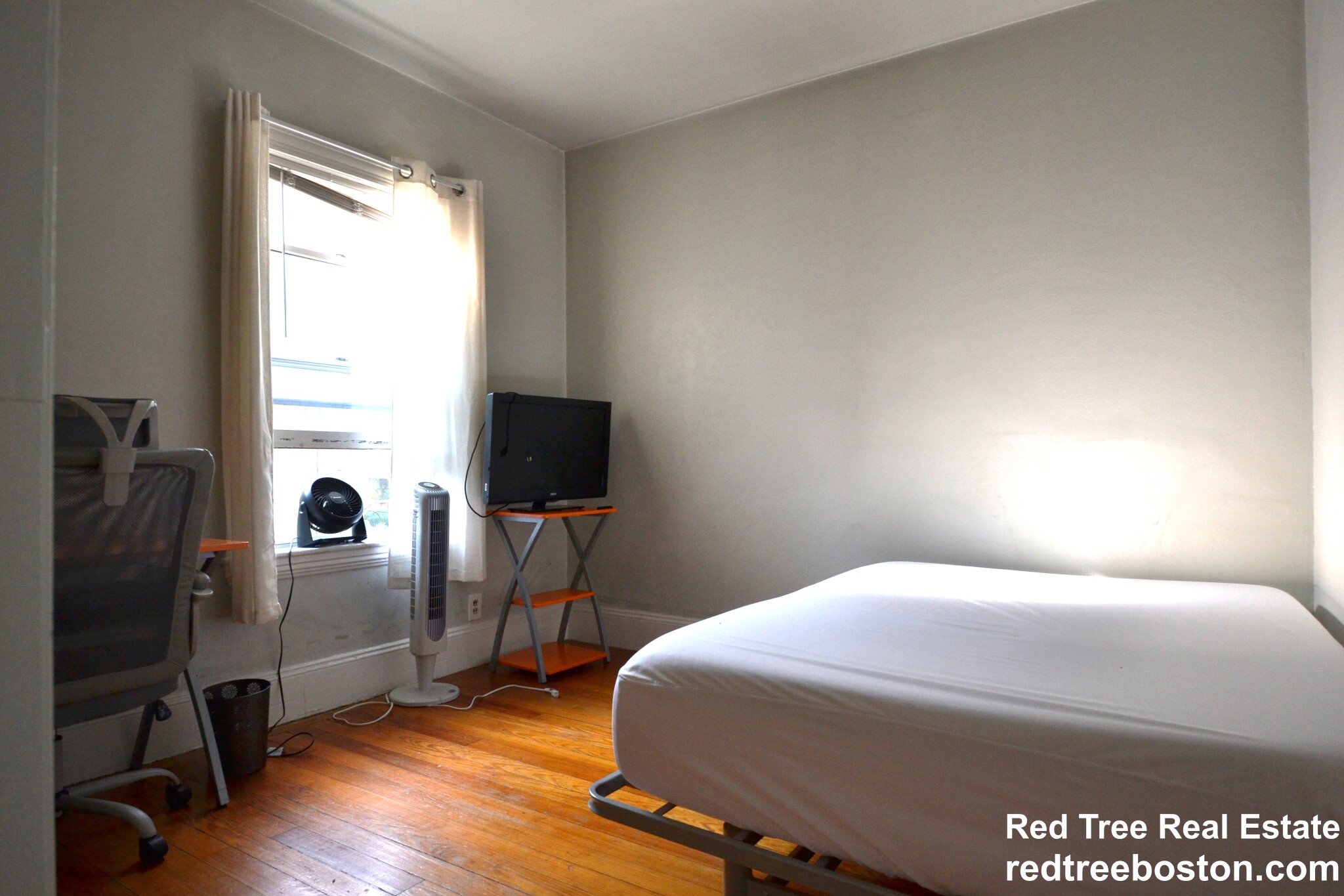 12 Bennett St, Oak Square