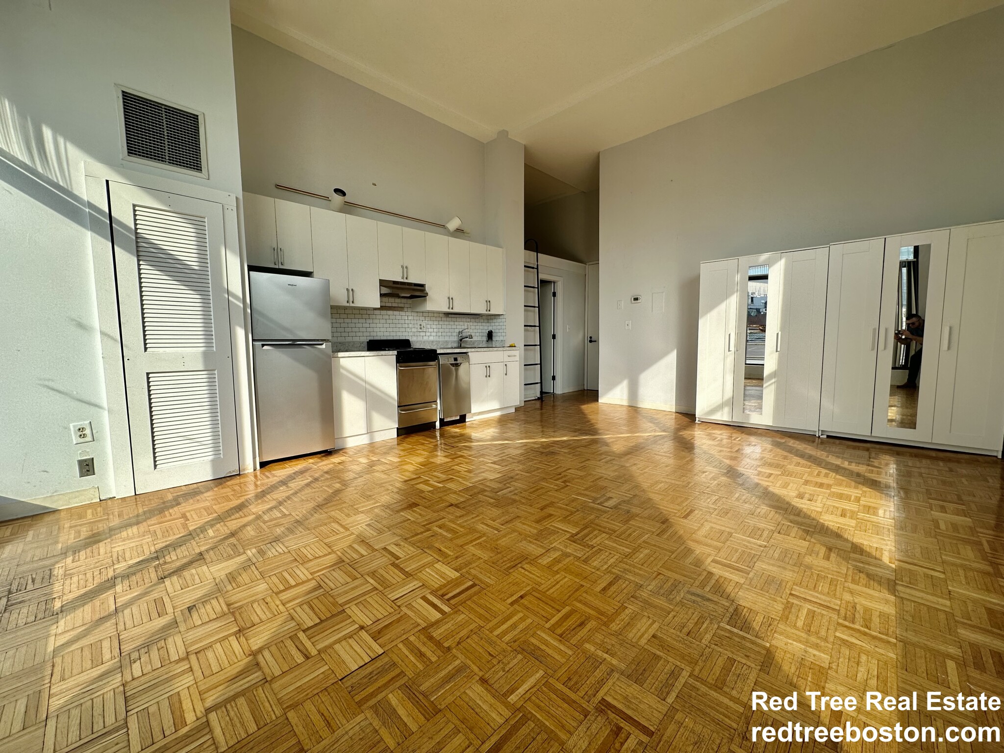 61 Brookline Ave, Fenway