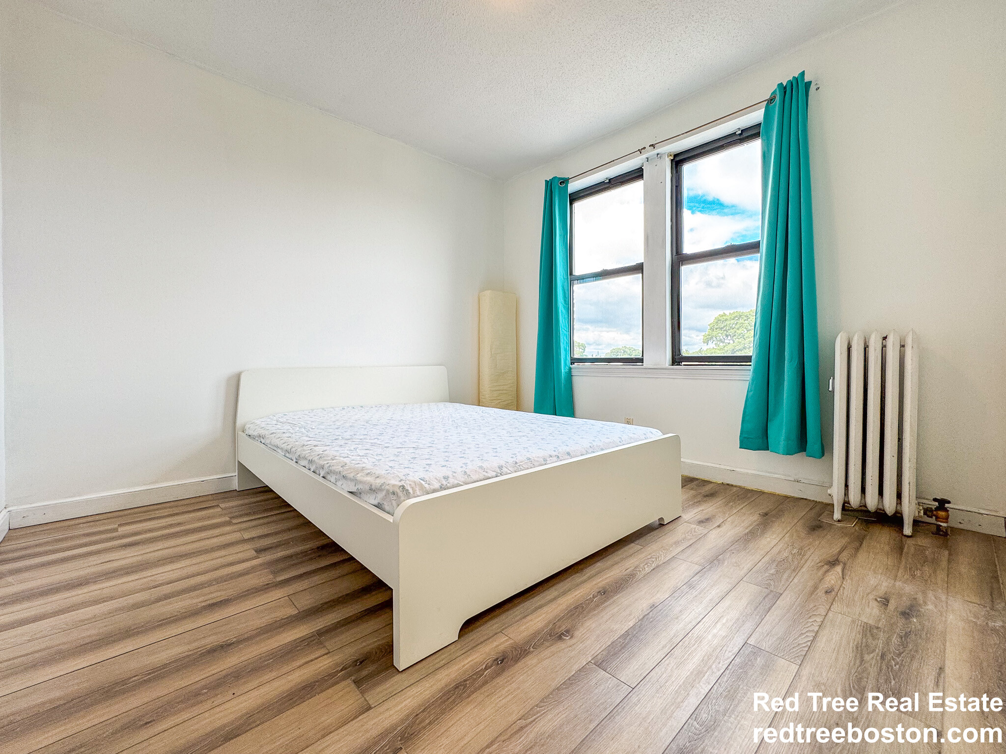 313 Summit Ave, Brighton