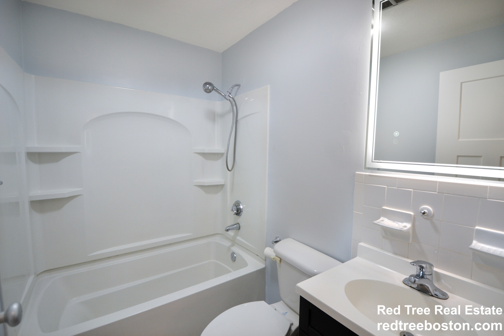 12 Pond Ln, Arlington