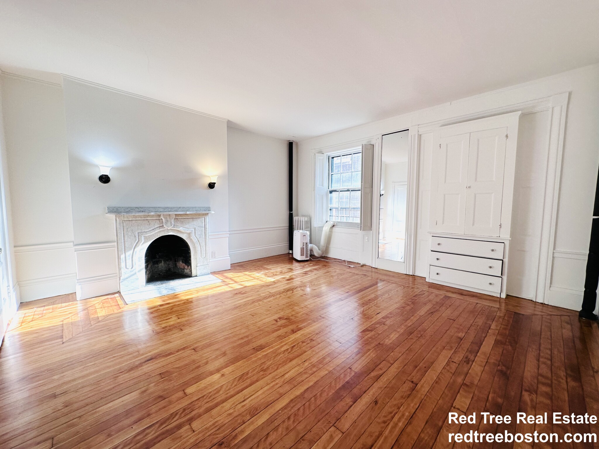 2 Joy St, Beacon Hill