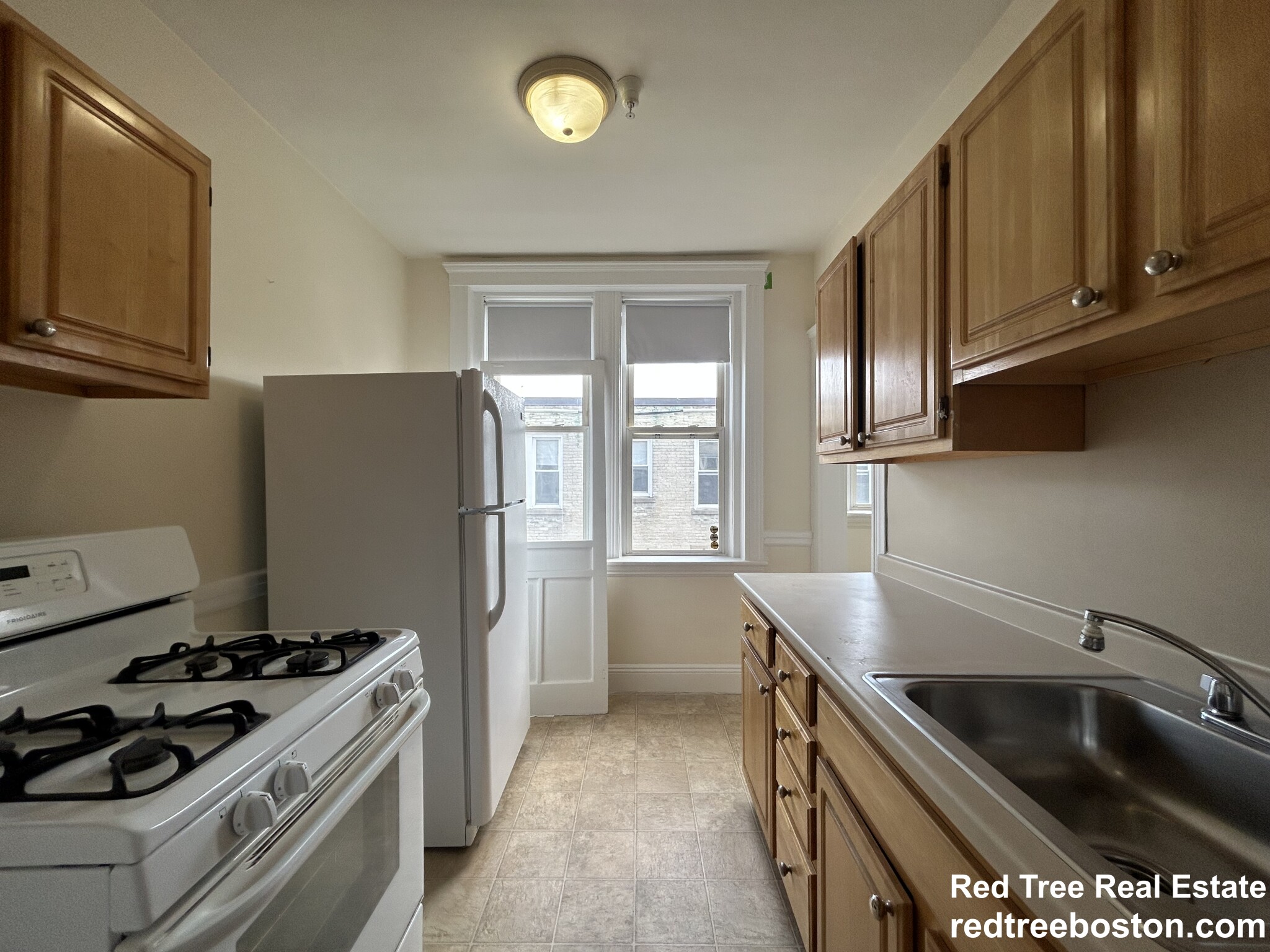 135 Washington St, Brighton