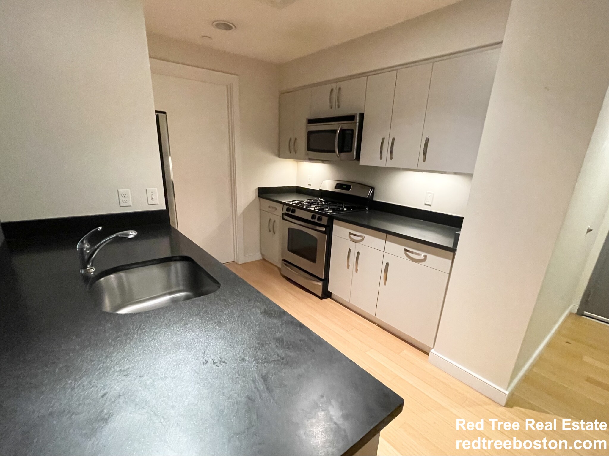 601 Albany St, South End