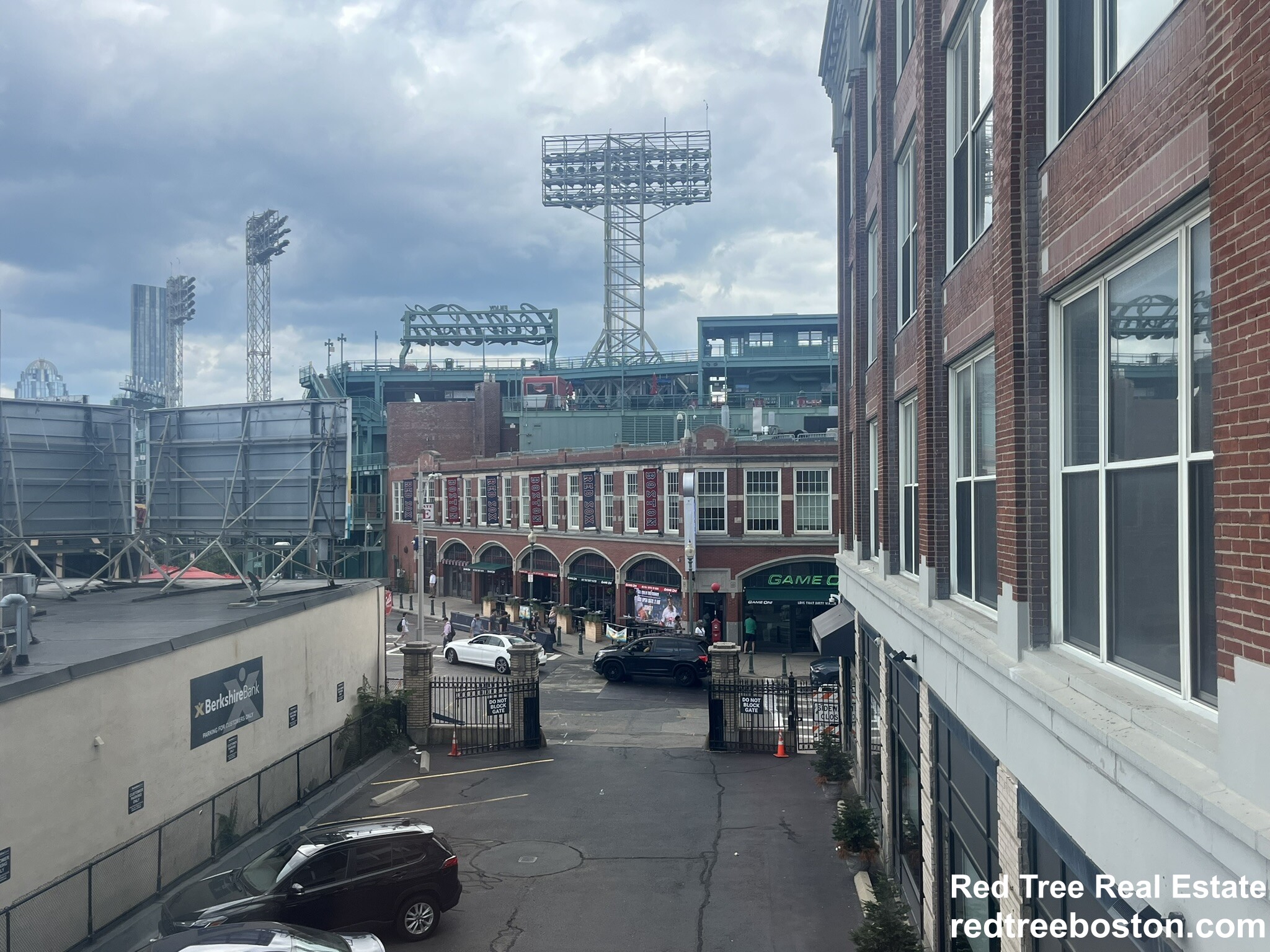 61 Brookline Ave, Fenway