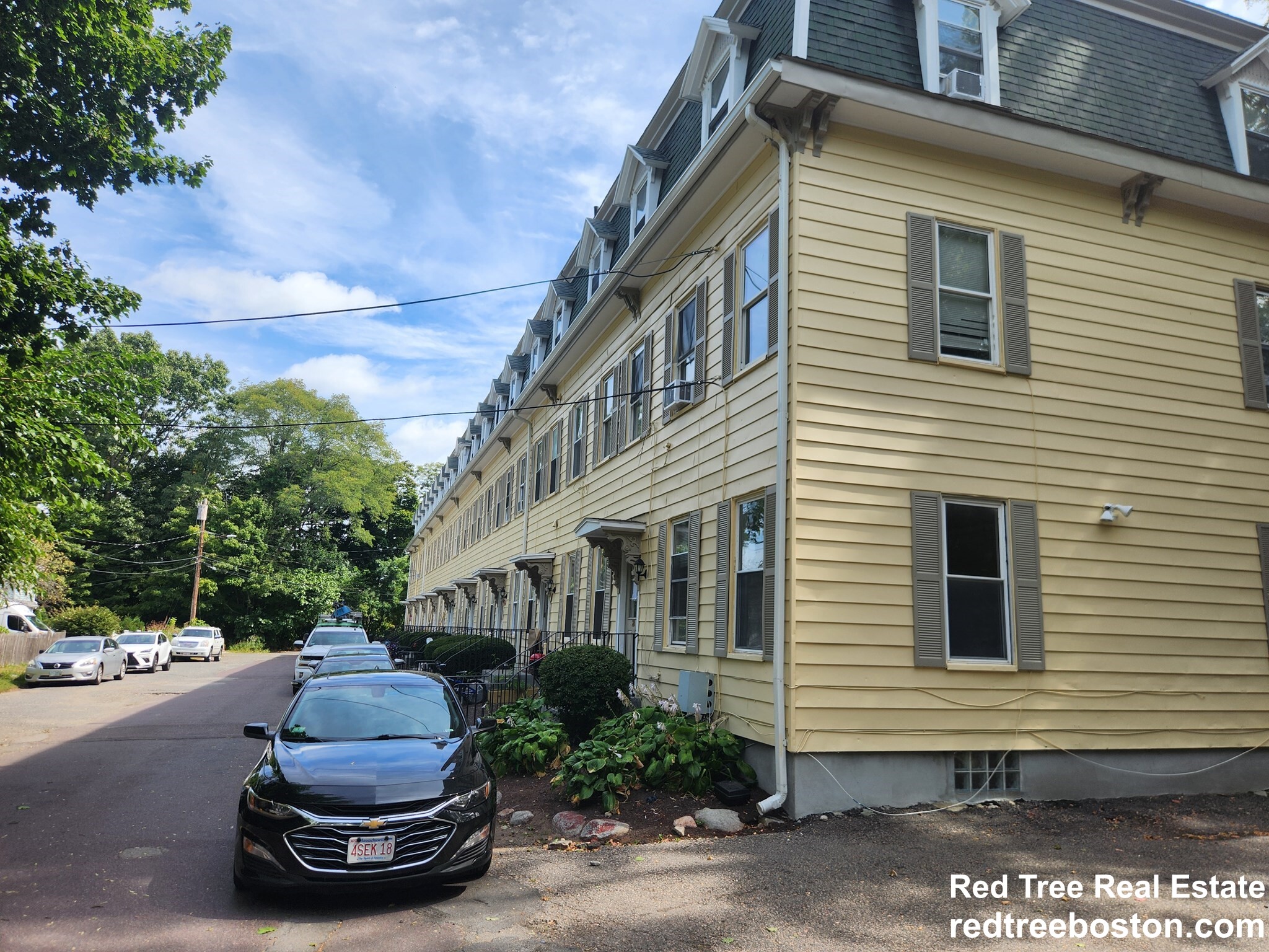 16 Centennial Pl, Framingham