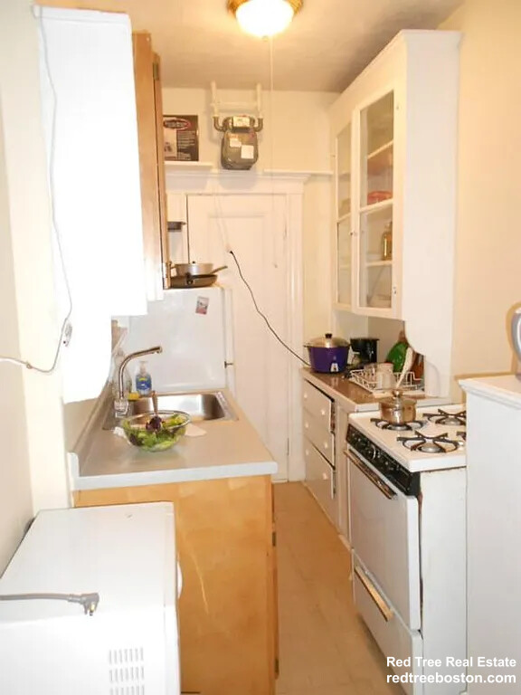 63 Woodstock Ave, Allston