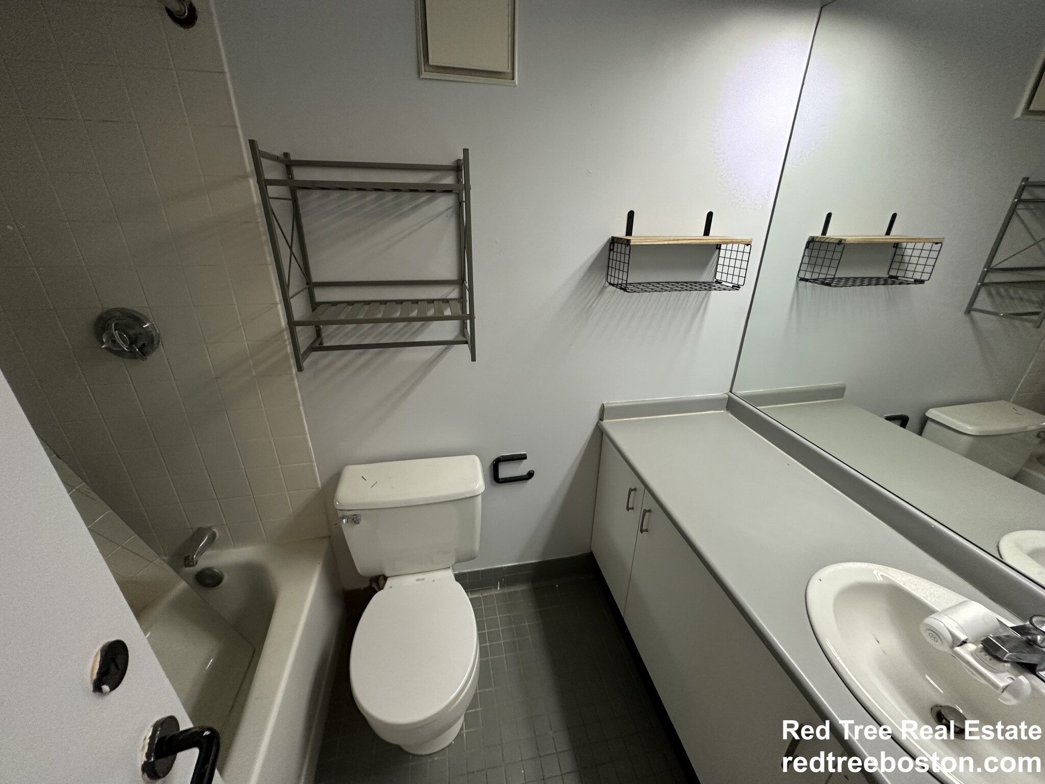 61 Brookline Ave, Kenmore
