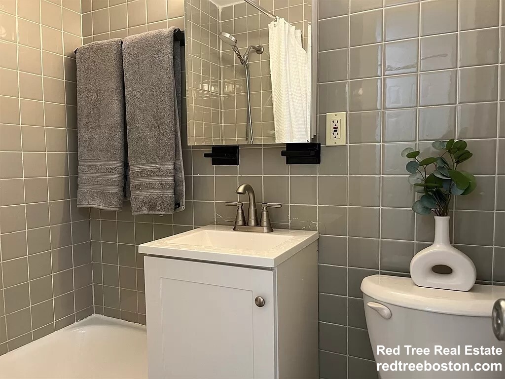 4 Commonwealth Ct, Brighton