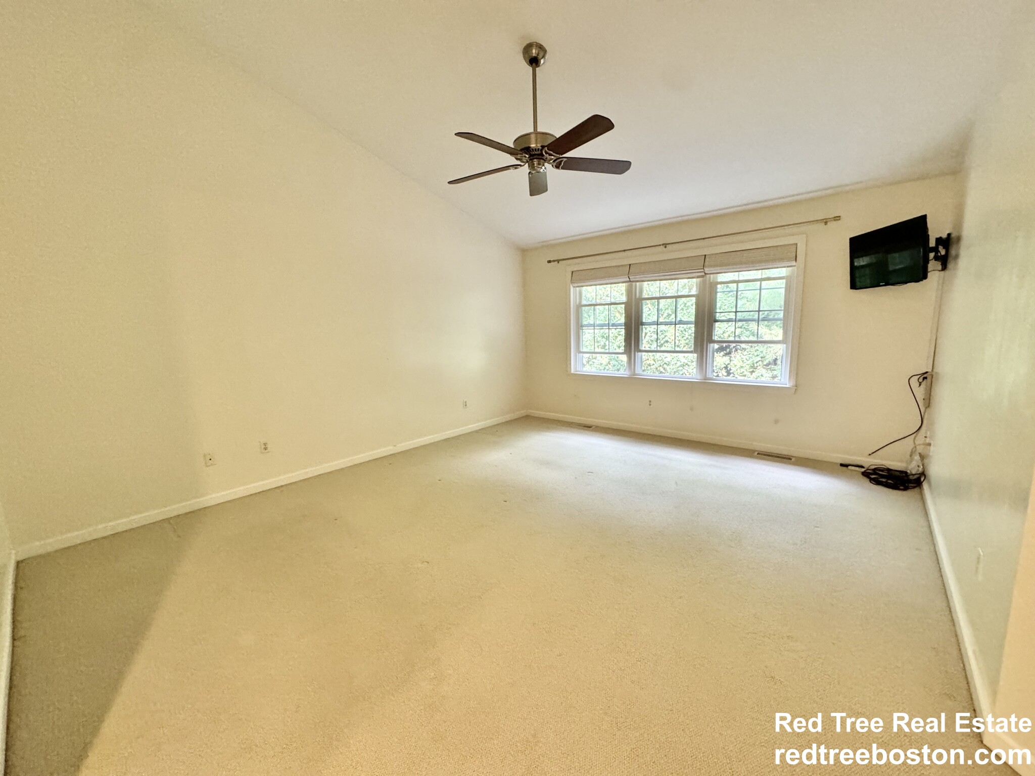 171 Bishops Forest Dr, North Waltham