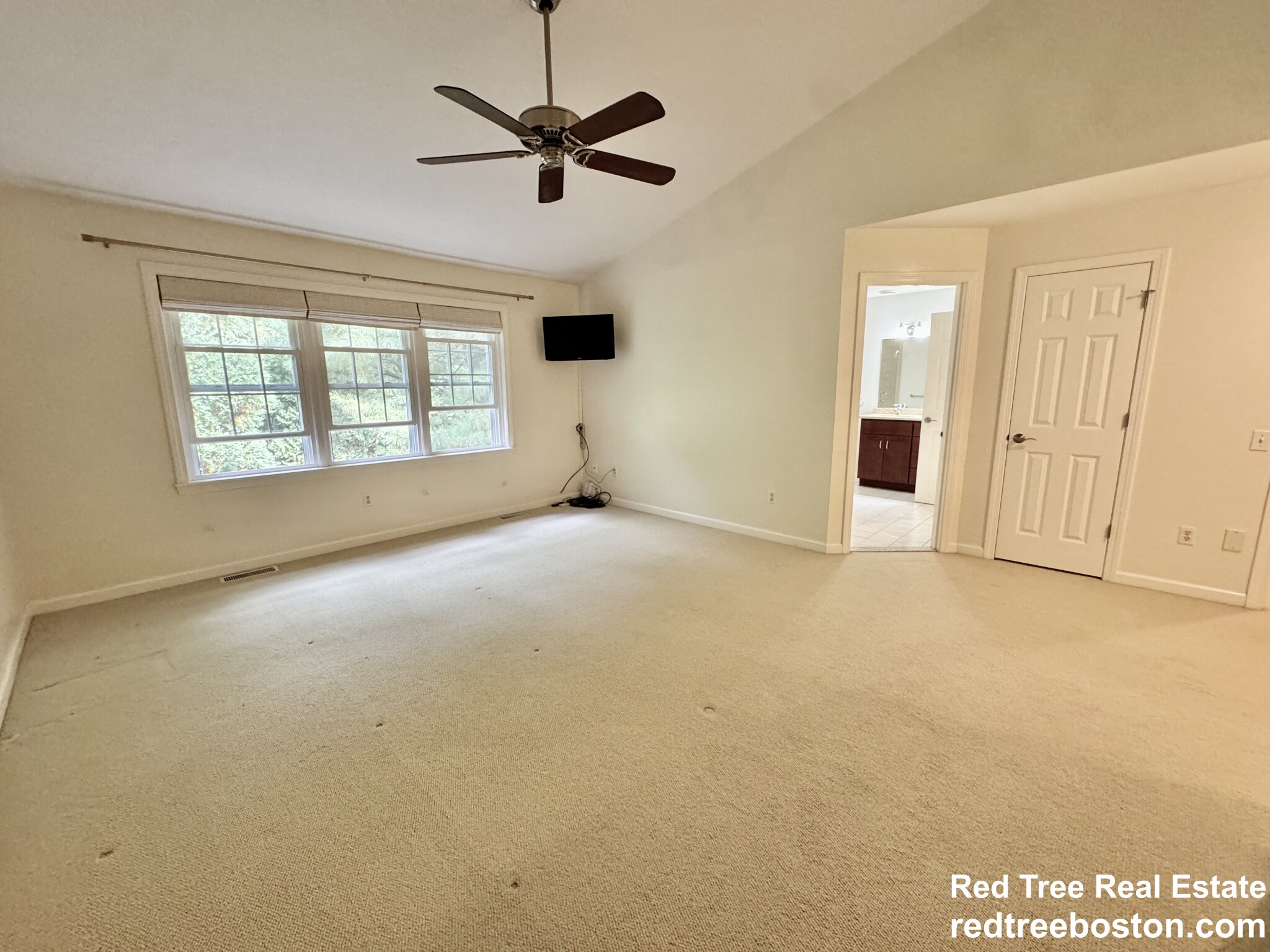 171 Bishops Forest Dr, North Waltham