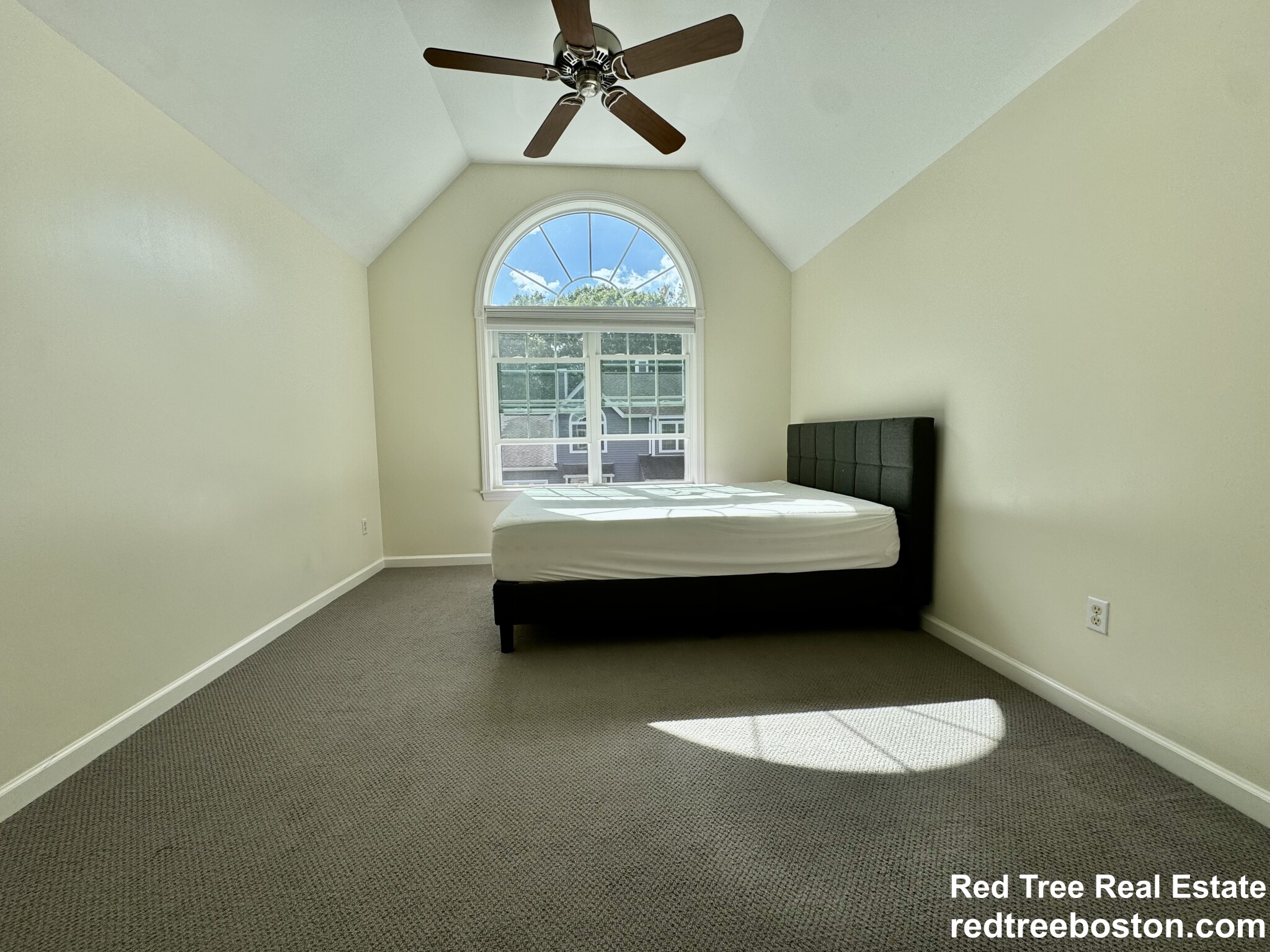 171 Bishops Forest Dr, North Waltham