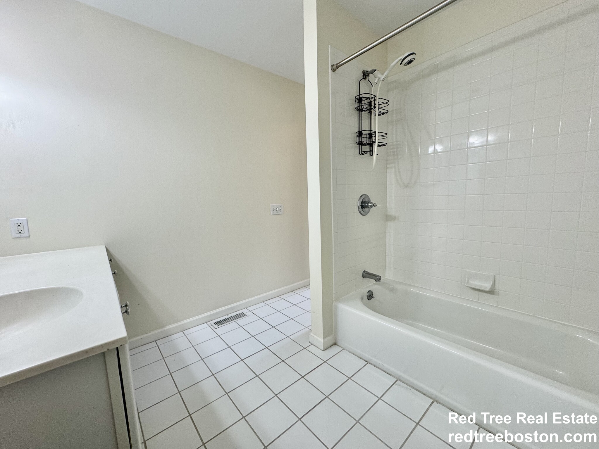 171 Bishops Forest Dr, North Waltham