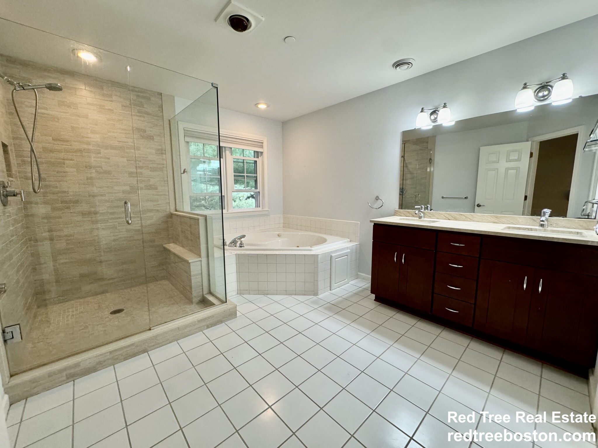 171 Bishops Forest Dr, North Waltham