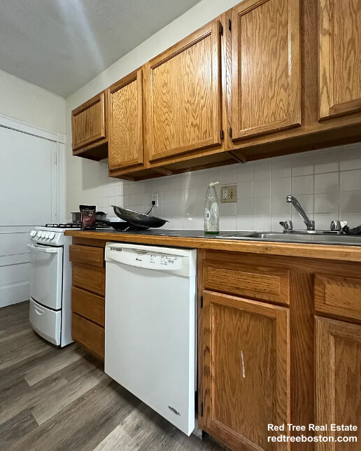 19 Mount Hood Rd, Brighton