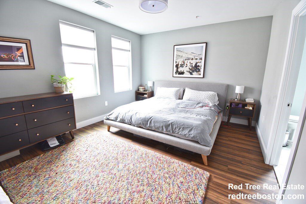 408 E 8th, South Boston