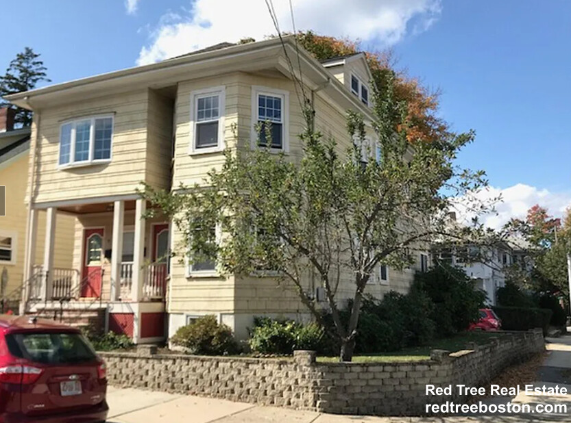 18 Burget Ave, Medford