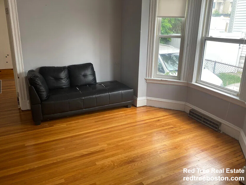 18 Burget Ave, Medford