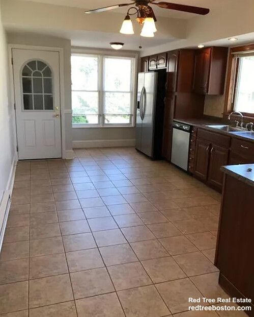 18 Burget Ave, Medford