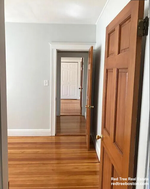 18 Burget Ave, Medford