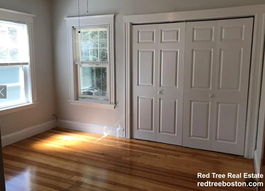 18 Burget Ave, Medford