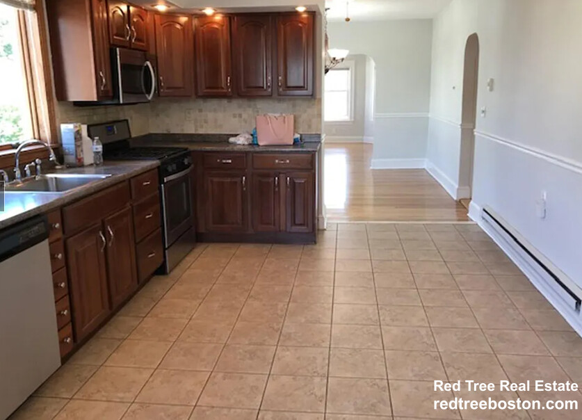 18 Burget Ave, Medford