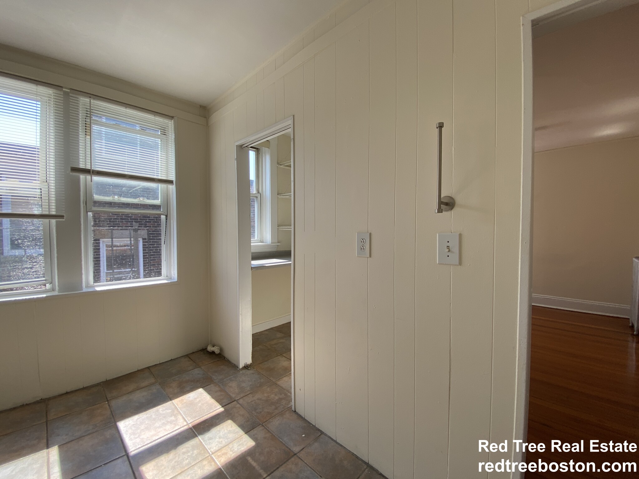 518 Cambridge St, Allston