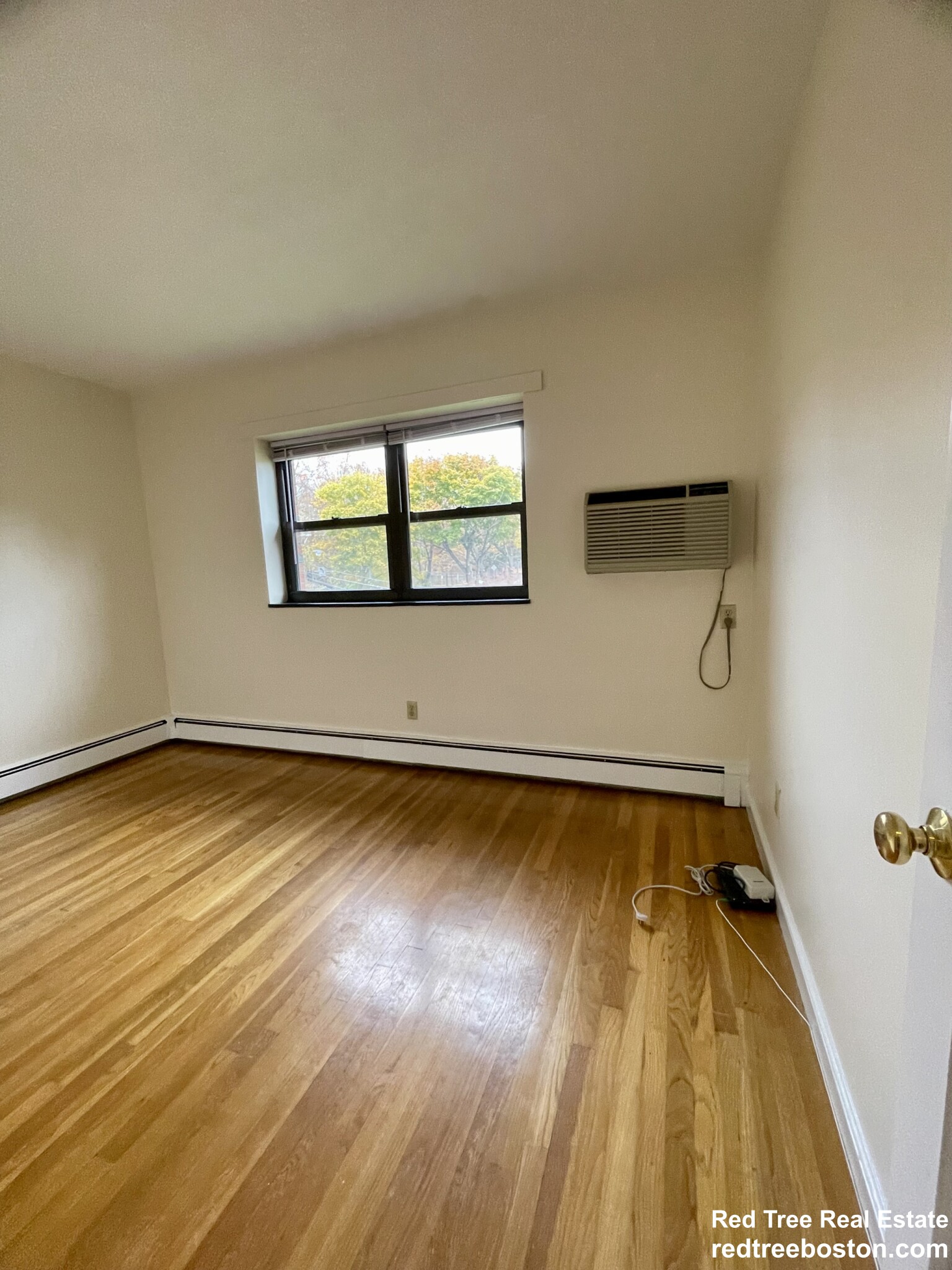 276 Grove St, Auburndale