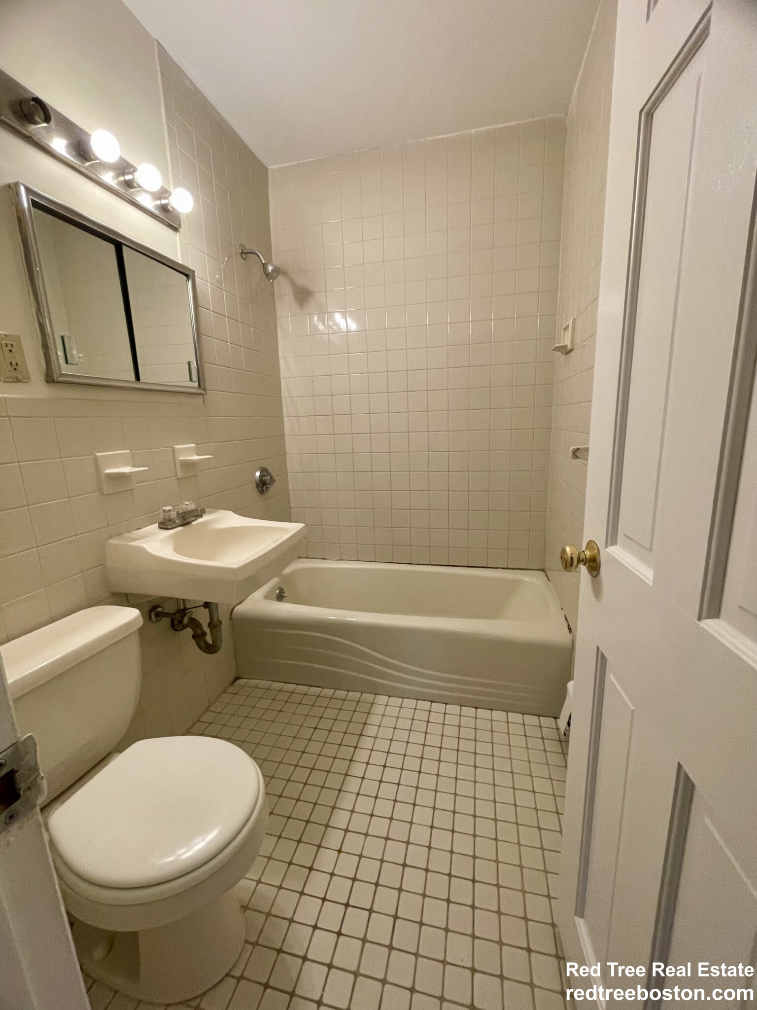 276 Grove St, Auburndale