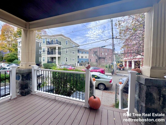 66 Williams St, Jamaica Plain