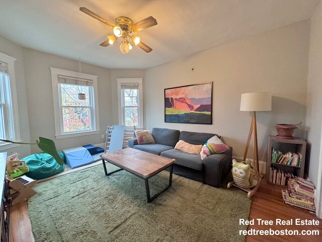 66 Williams St, Jamaica Plain