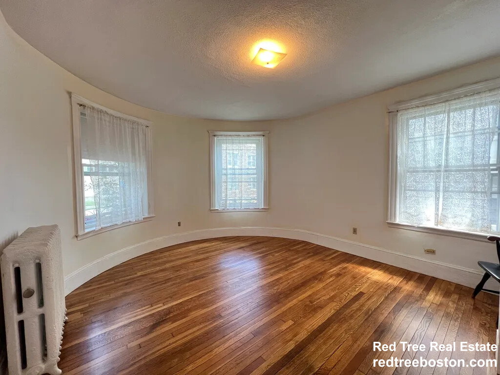 124 Glenville Ave, Allston