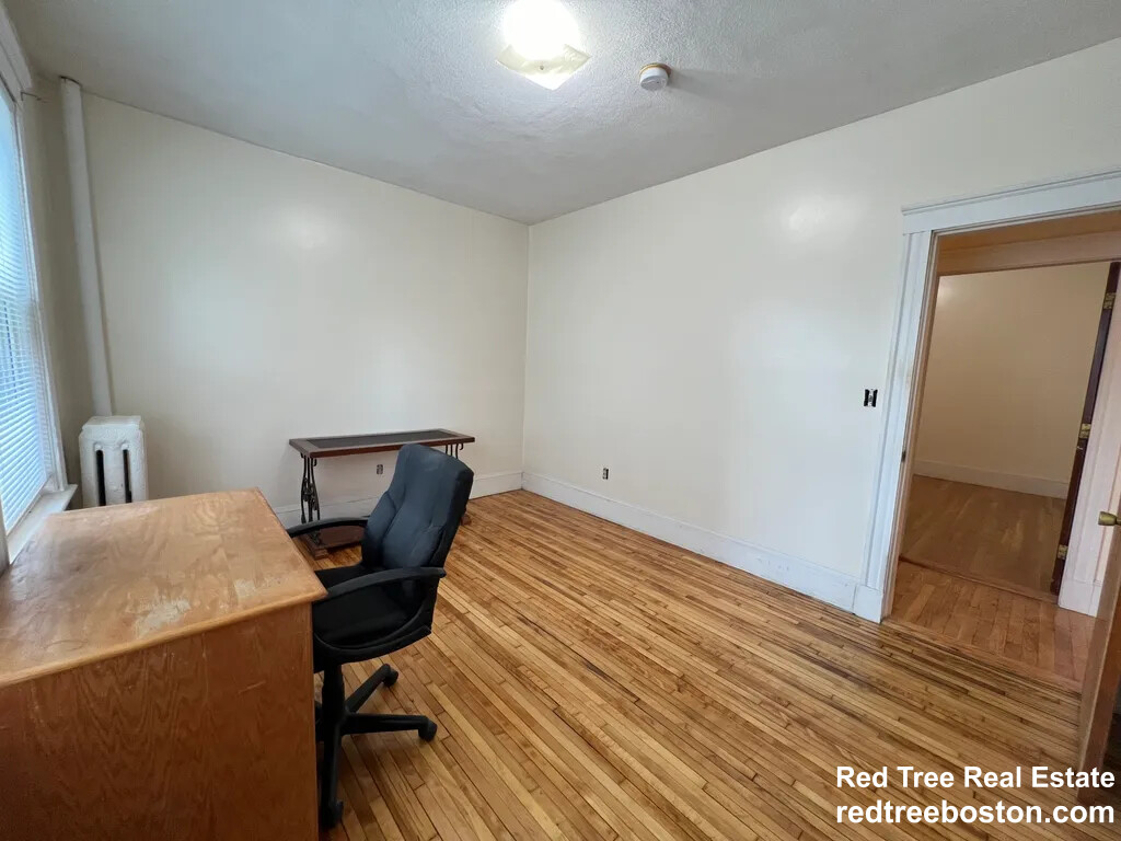 124 Glenville Ave, Allston