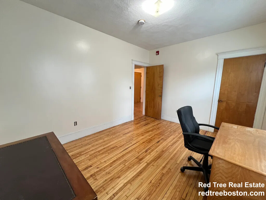 124 Glenville Ave, Allston