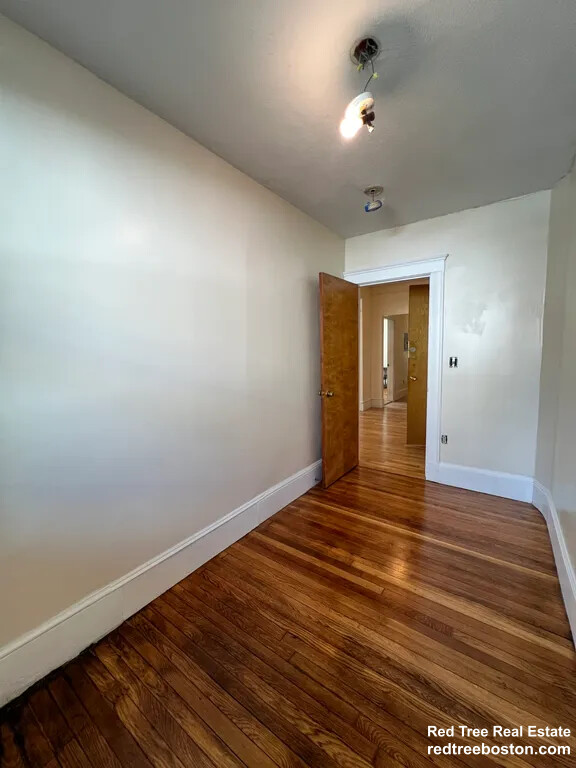 124 Glenville Ave, Allston