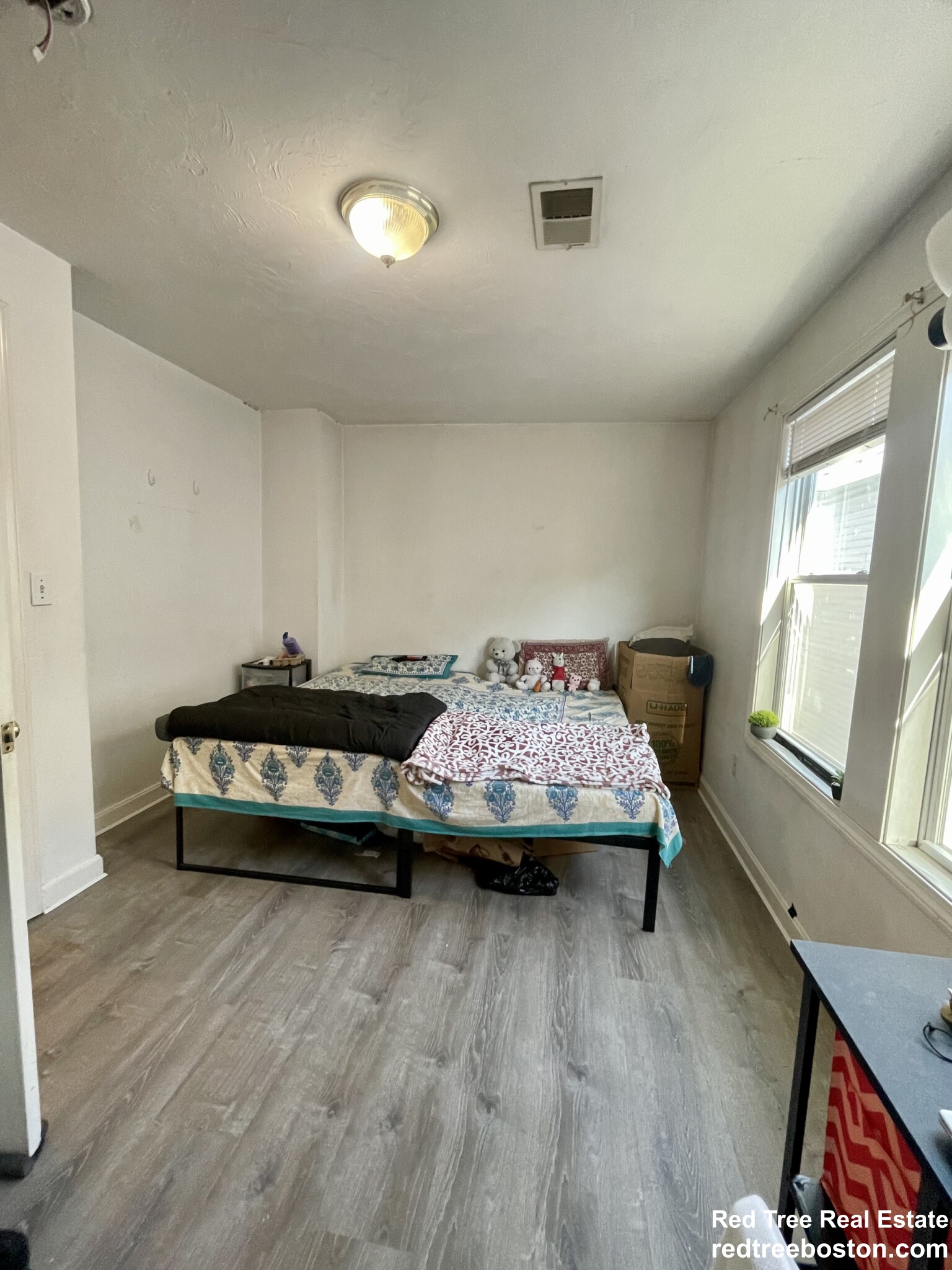 24 Lawn St, Mission Hill