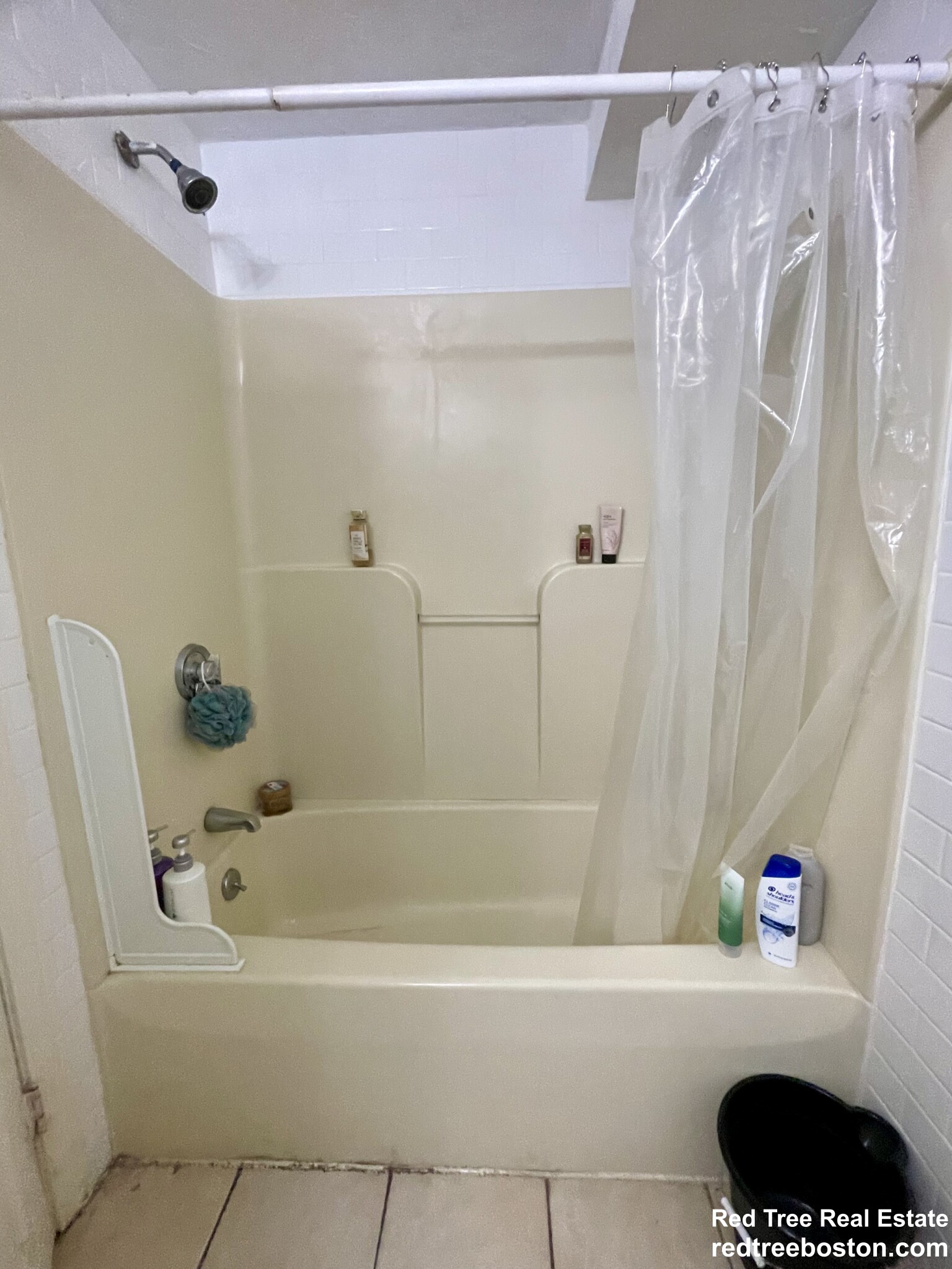 24 Lawn St, Mission Hill