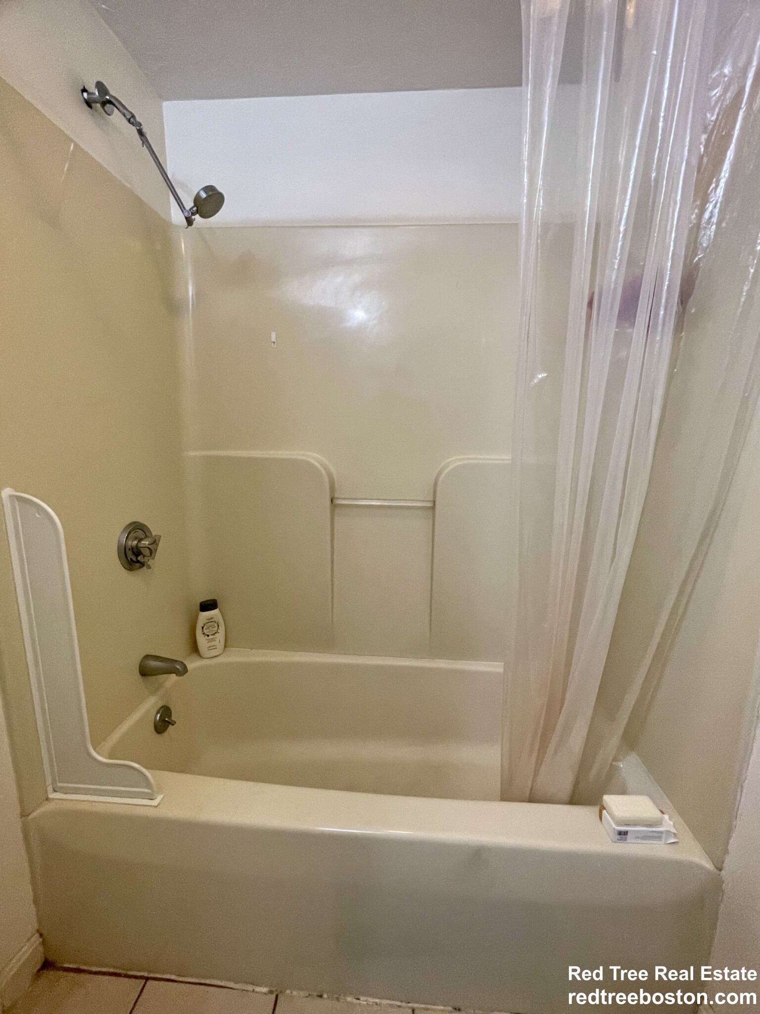 24 Lawn St, Mission Hill