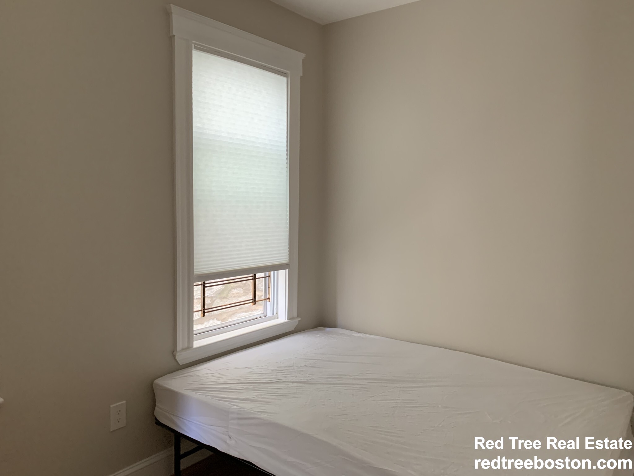 146 Hillside St, Mission Hill