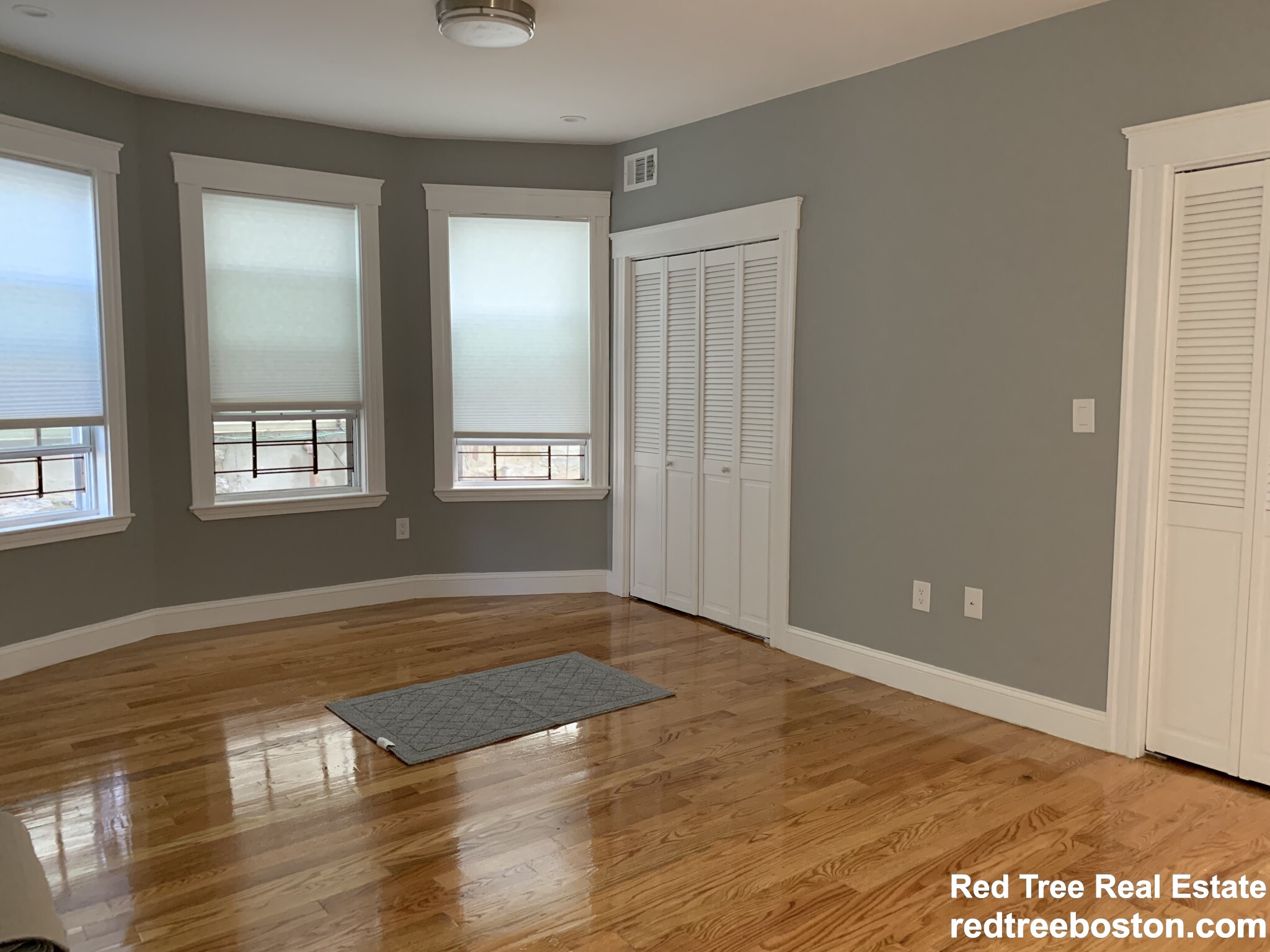 146 Hillside St, Mission Hill