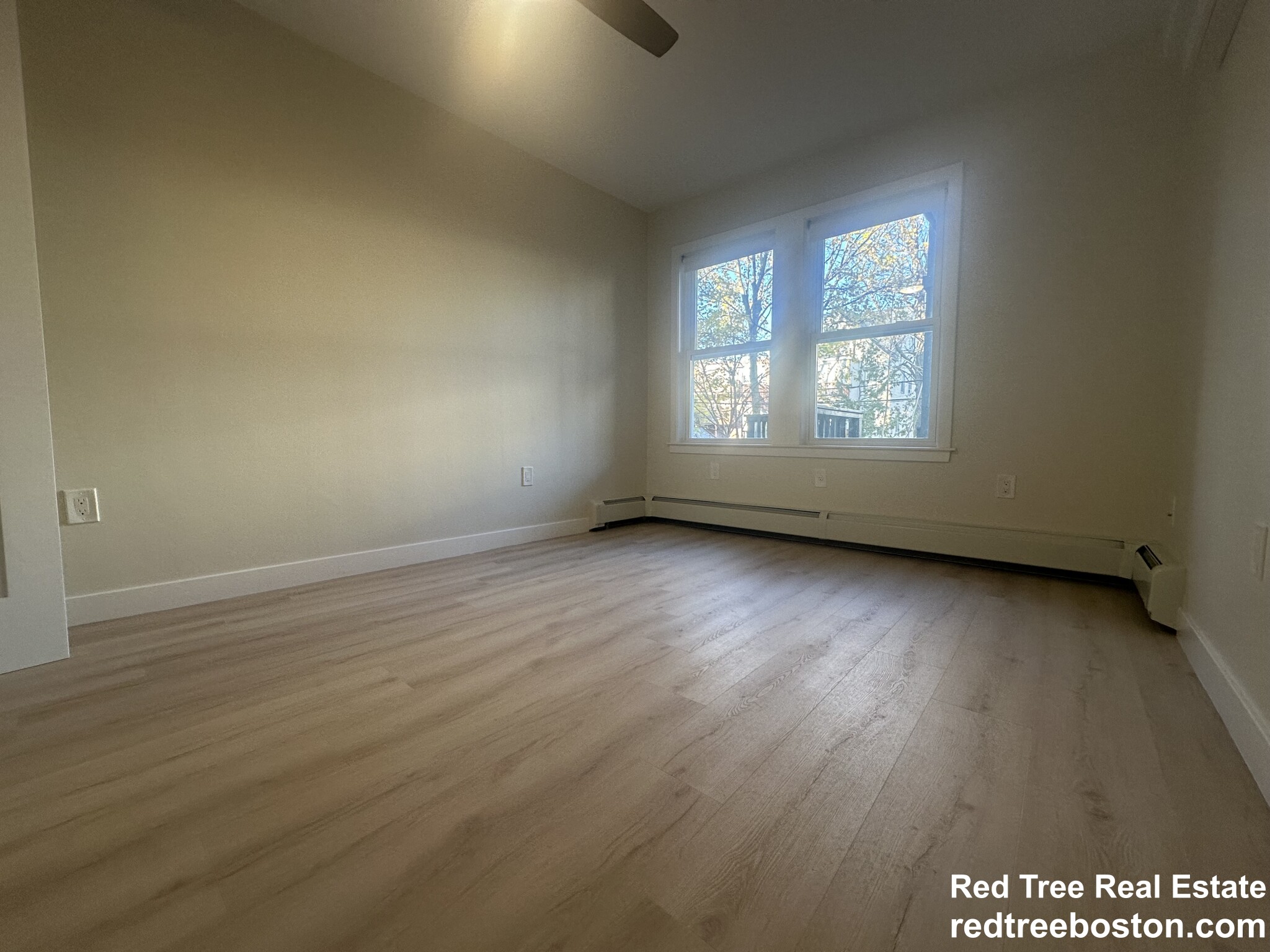 74 Ruthven St, Dorchester