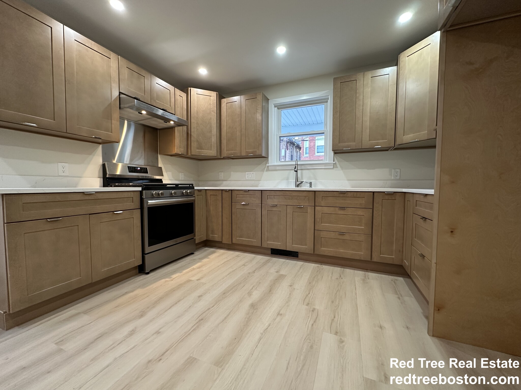 74 Ruthven St, Dorchester